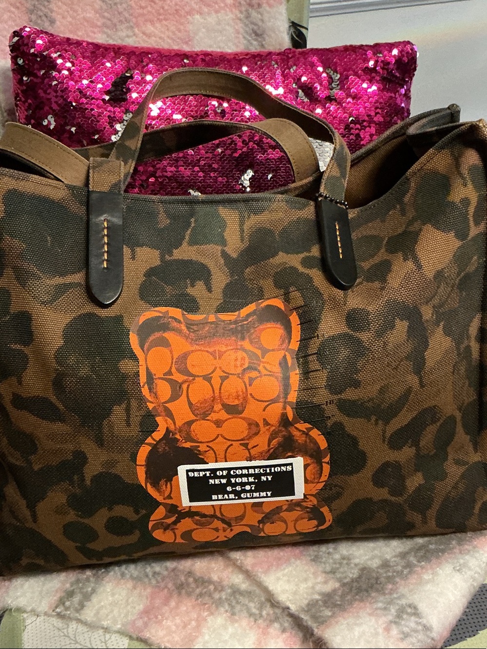 Coach X LIMITED EDITION WHLSBE VANDAL GUMMY BEAR TOTE BAG